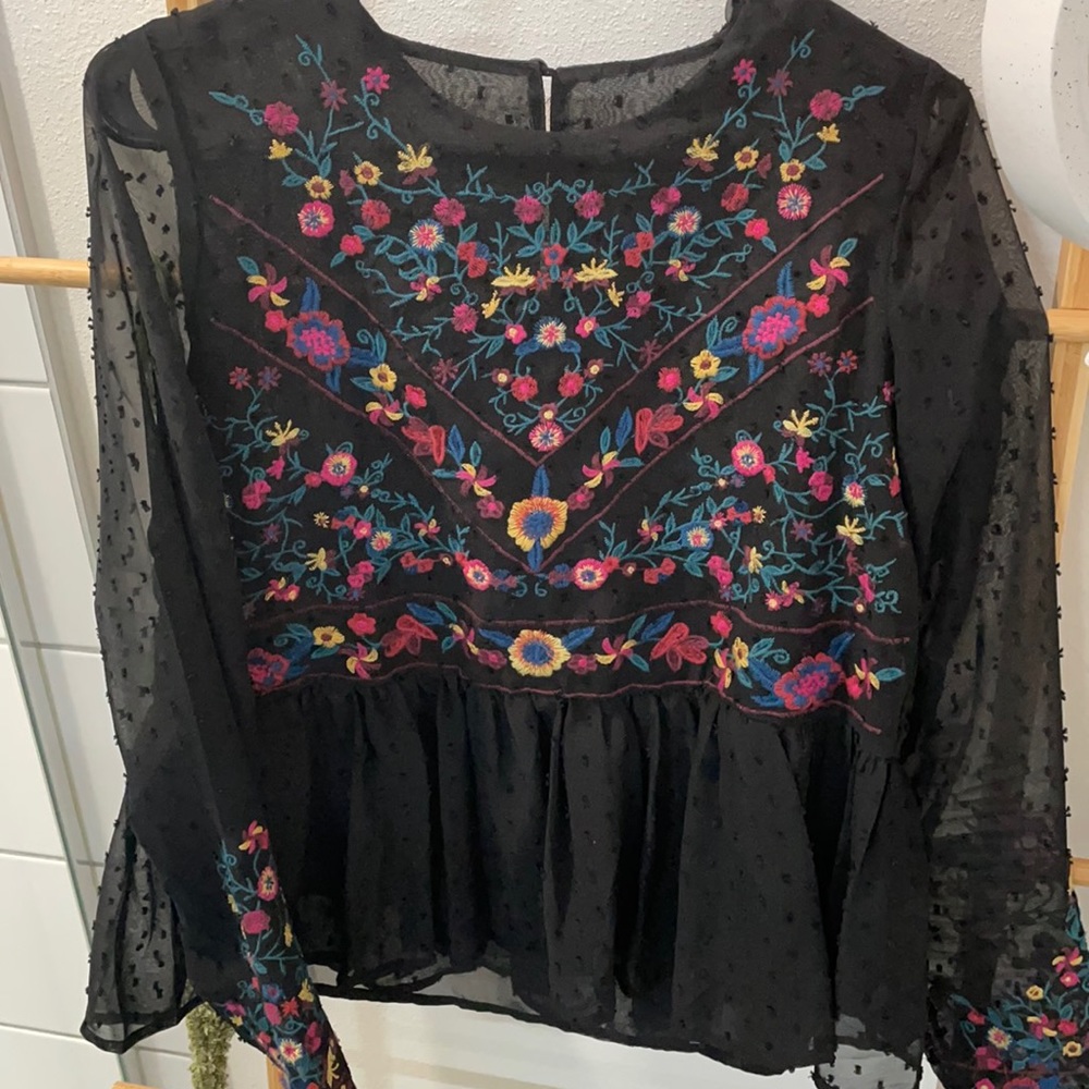 Floral stitched blouse- small